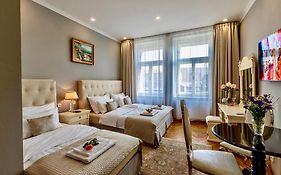 Slabur Residence